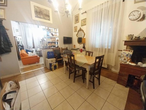 casa indipendente in vendita a Prato
