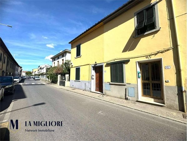 casa indipendente in vendita a Prato in zona Fontanelle