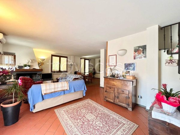 casa indipendente in vendita a Prato in zona Casale