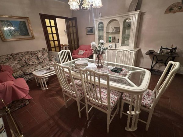 casa indipendente in vendita a Prato in zona Galciana