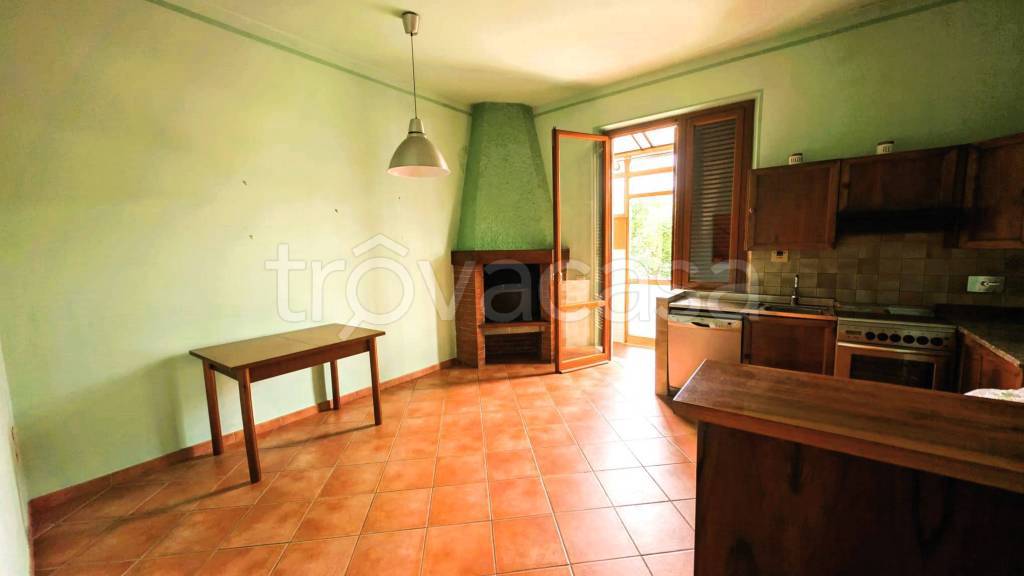 casa indipendente in vendita a Prato in zona San Martino