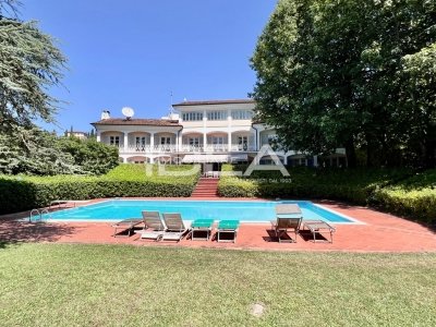 casa indipendente in vendita a Prato