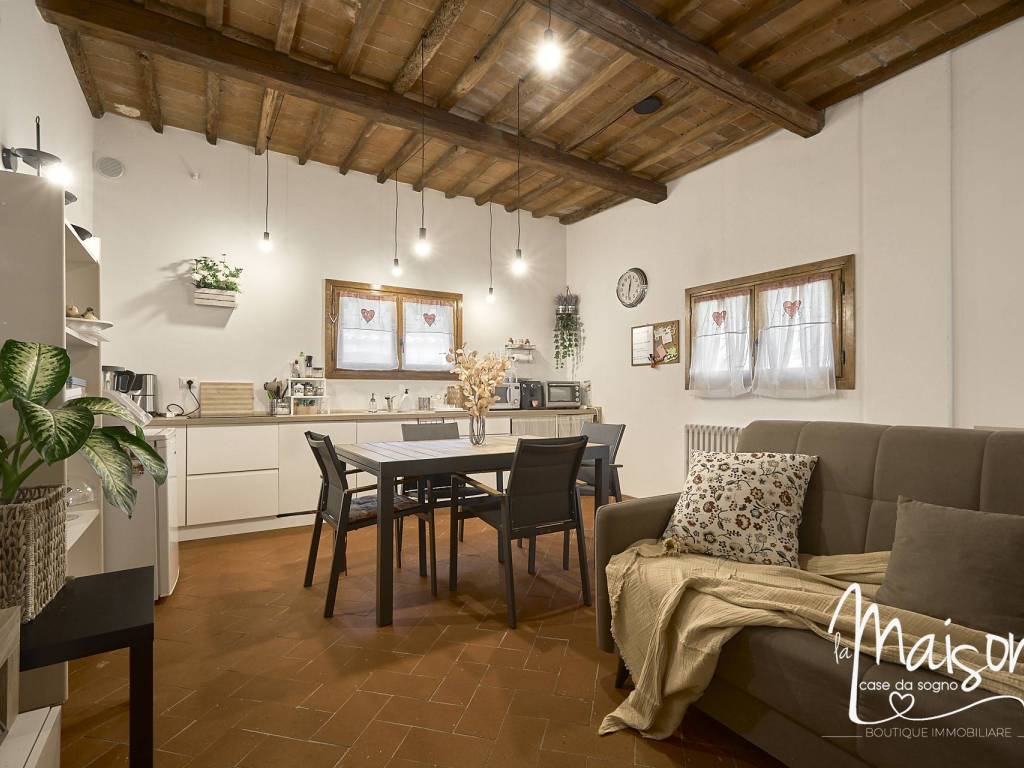 appartamento in vendita a Prato in zona Castelnuovo