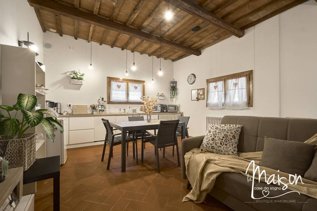appartamento in vendita a Prato in zona Castelnuovo