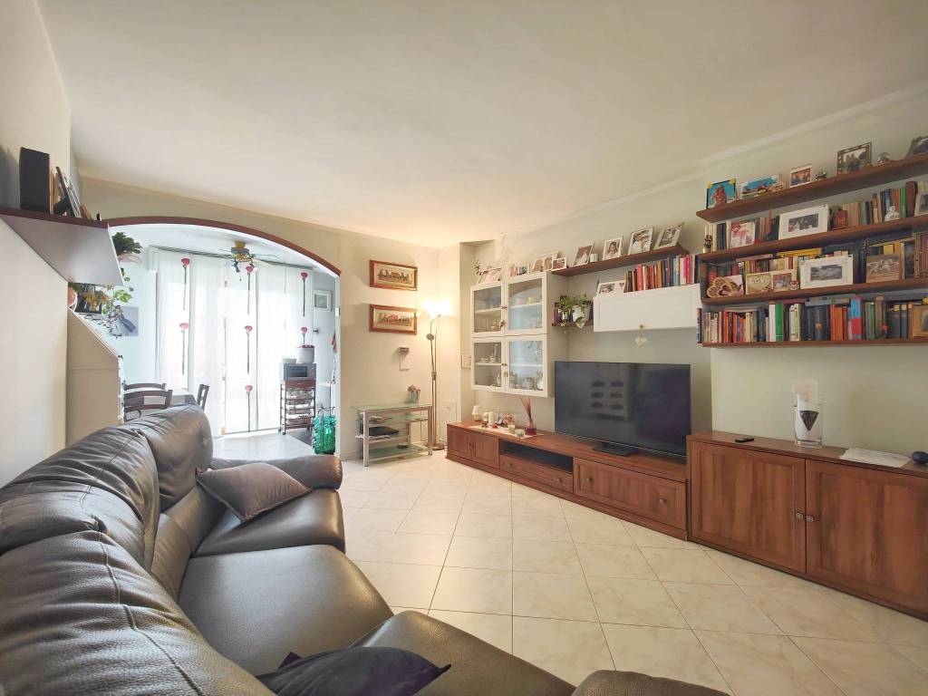 appartamento in vendita a Prato in zona Le Badie