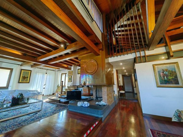 appartamento in vendita a Prato in zona Canneto