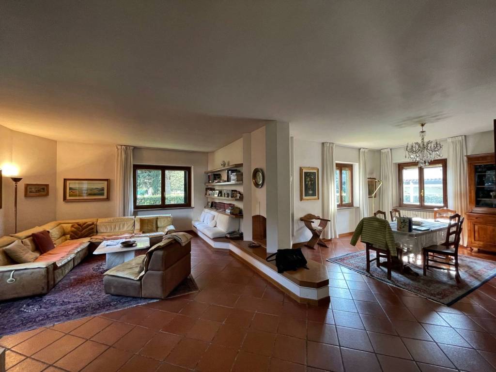 casa indipendente in vendita a Prato in zona Carteano