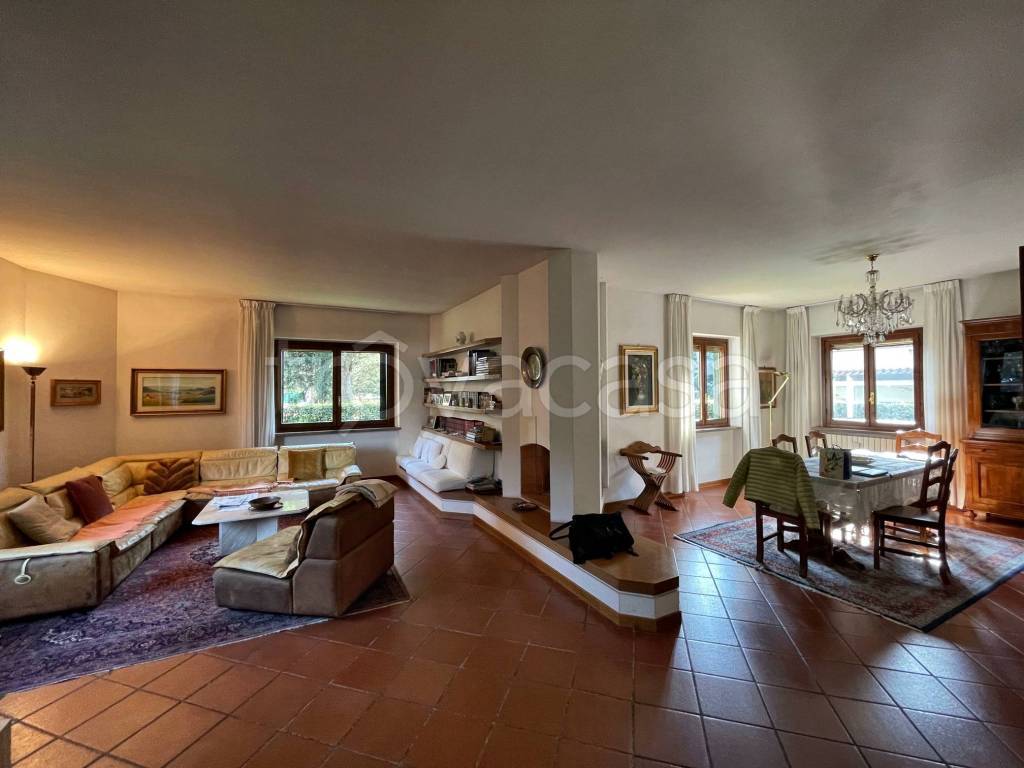 casa indipendente in vendita a Prato