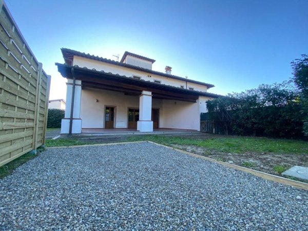 appartamento in vendita a Prato in zona Paperino