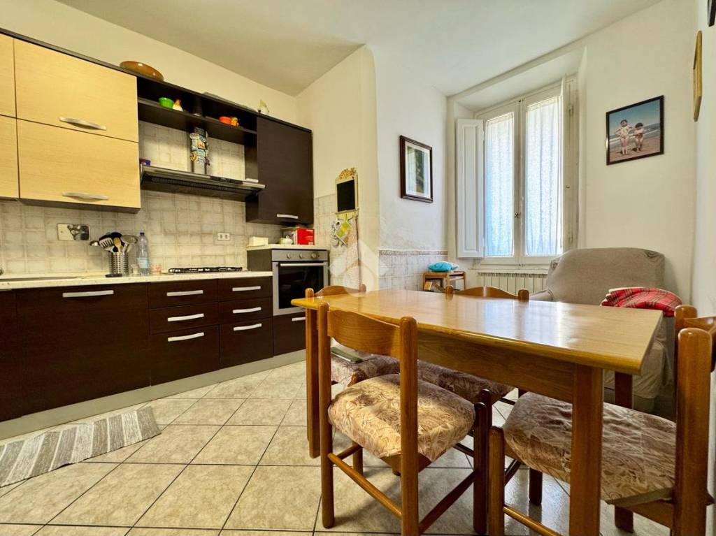 casa indipendente in vendita a Prato in zona Narnali