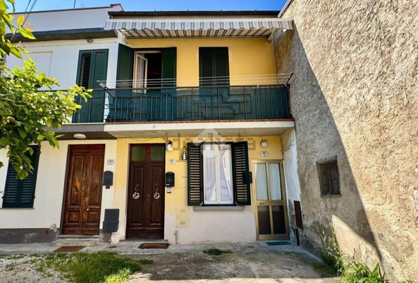 casa indipendente in vendita a Prato in zona Narnali