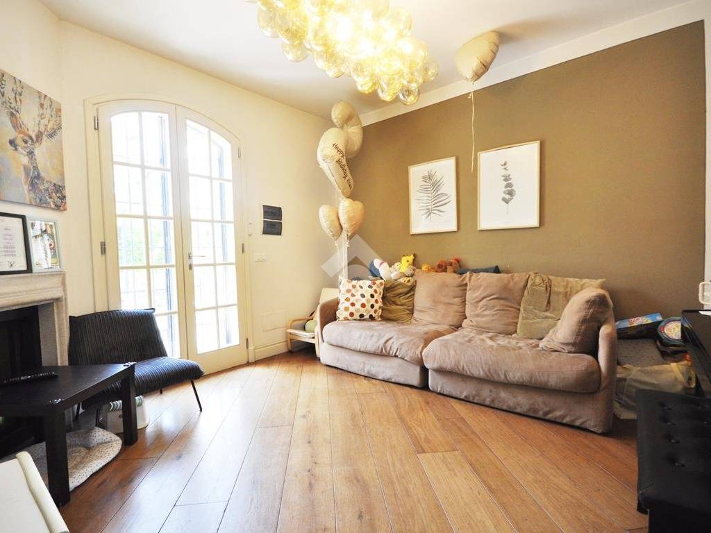 casa indipendente in vendita a Prato