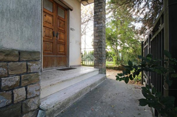 casa indipendente in vendita a Prato in zona Castelnuovo