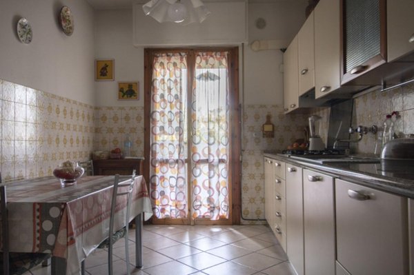 appartamento in vendita a Prato in zona Narnali