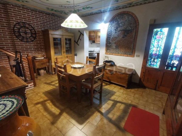 casa indipendente in vendita a Prato in zona Viaccia