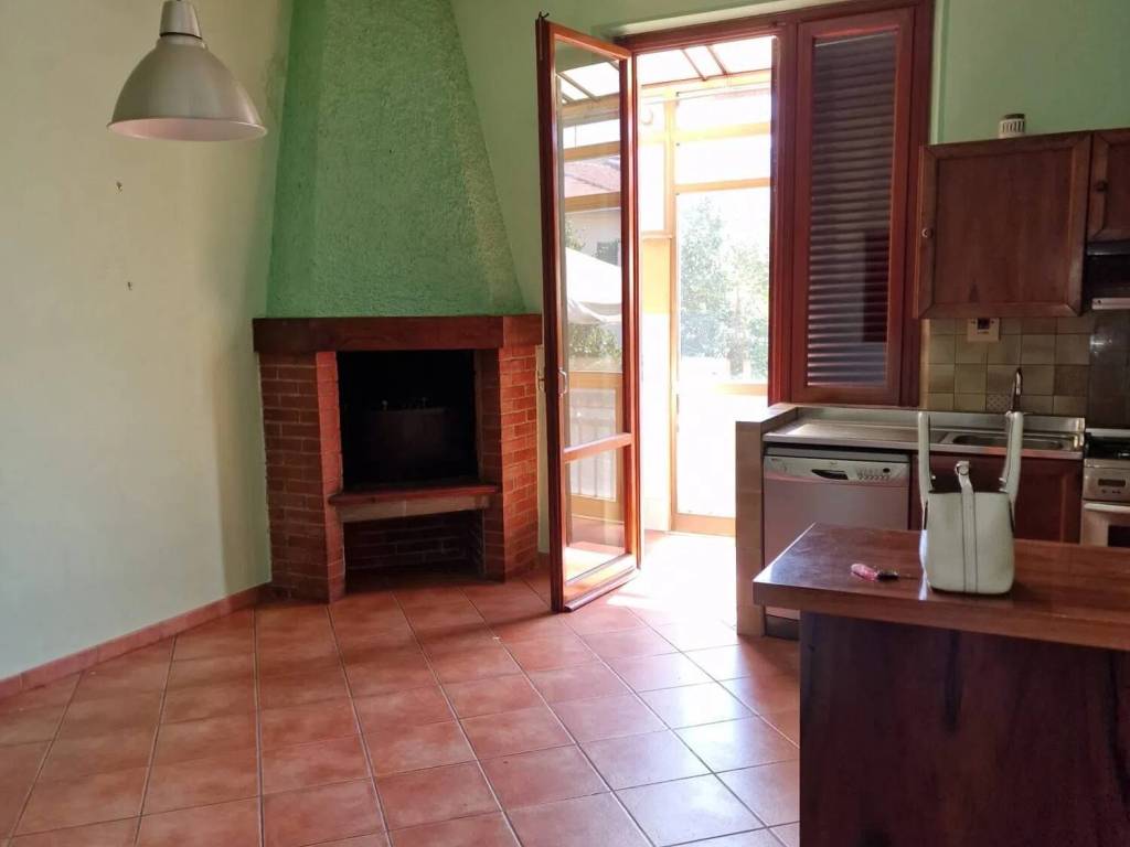 casa indipendente in vendita a Prato