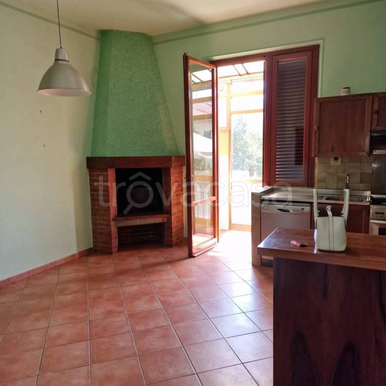 casa indipendente in vendita a Prato