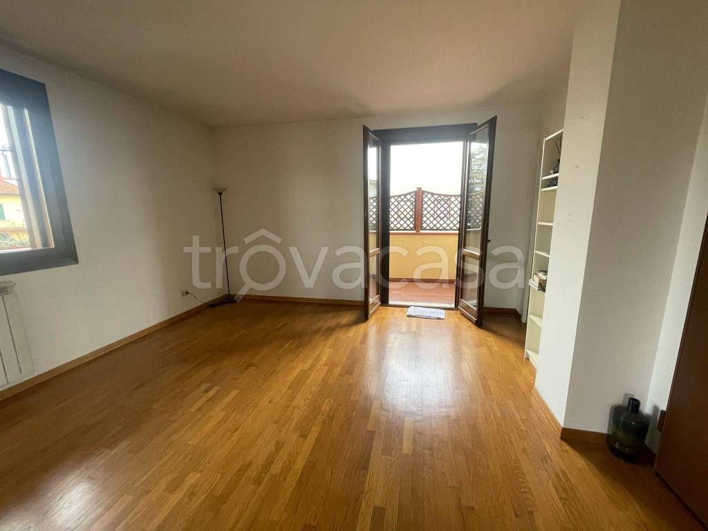 appartamento in vendita a Prato in zona Tavola