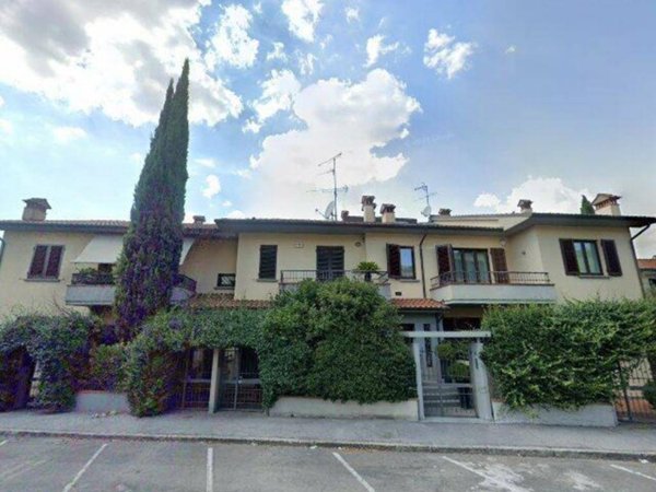 casa indipendente in vendita a Prato
