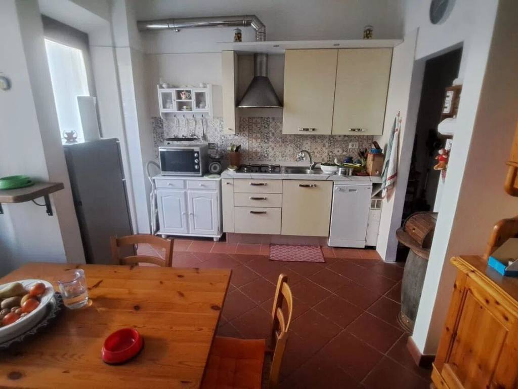 casa indipendente in vendita a Prato