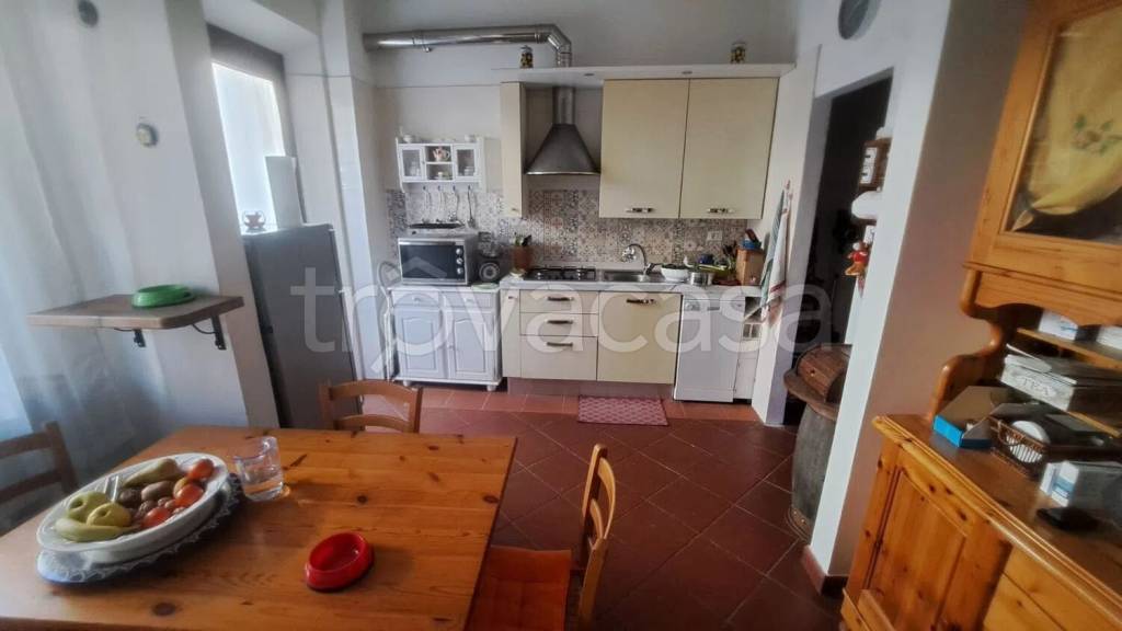 casa indipendente in vendita a Prato