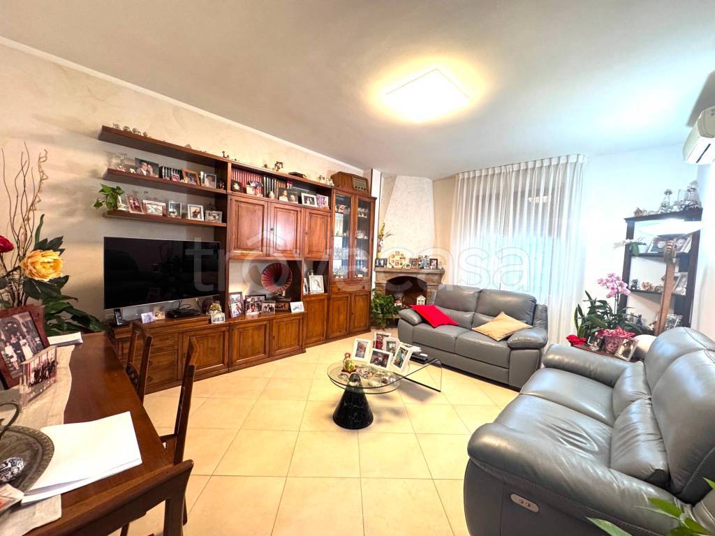 appartamento in vendita a Prato in zona Maliseti