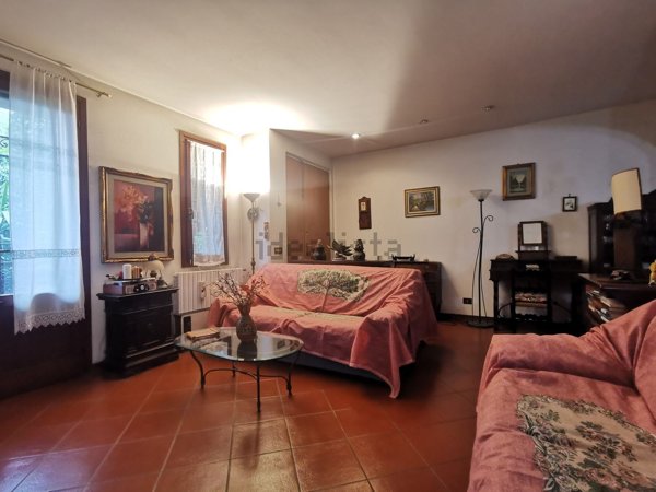 casa indipendente in vendita a Prato in zona Galciana