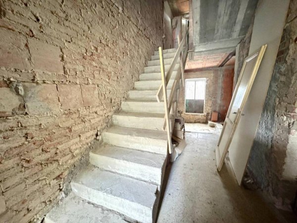 casa indipendente in vendita a Prato in zona Canneto
