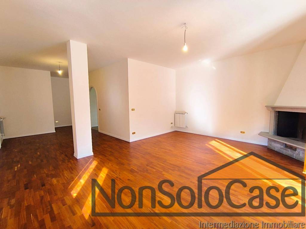 appartamento in vendita a Prato in zona Santa Lucia