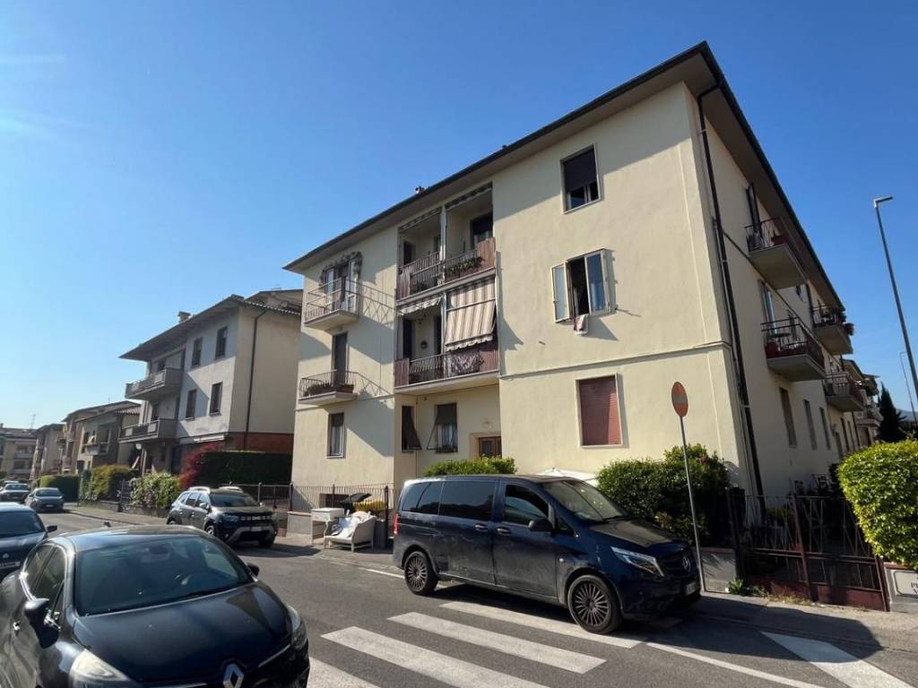 appartamento in vendita a Prato in zona Canneto