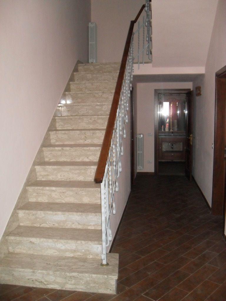 casa indipendente in vendita a Prato