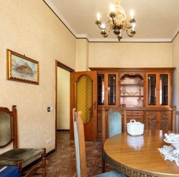 casa indipendente in vendita a Prato in zona Iolo