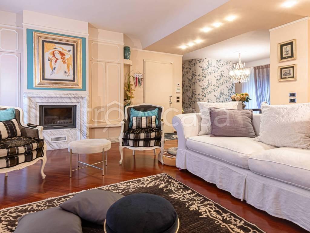 casa indipendente in vendita a Prato in zona Figline