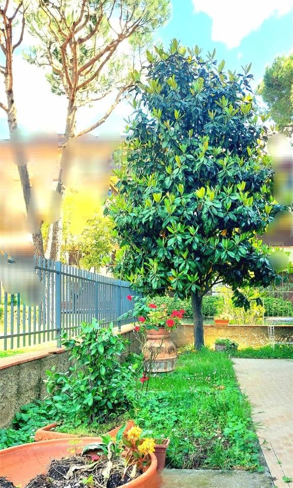 appartamento in vendita a Prato in zona Grignano