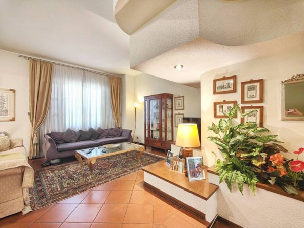 casa indipendente in vendita a Prato in zona Le Badie