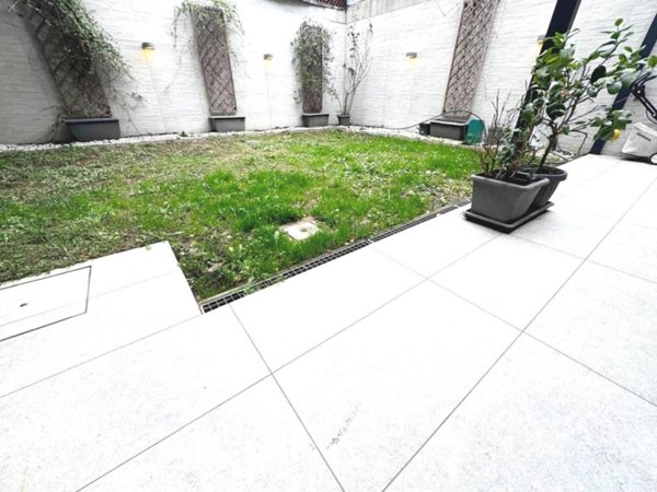 casa indipendente in vendita a Prato