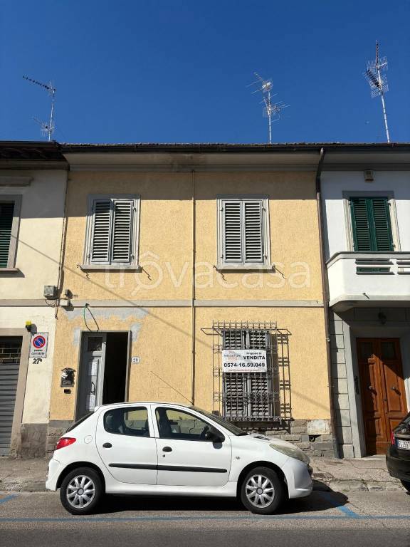 casa indipendente in vendita a Prato