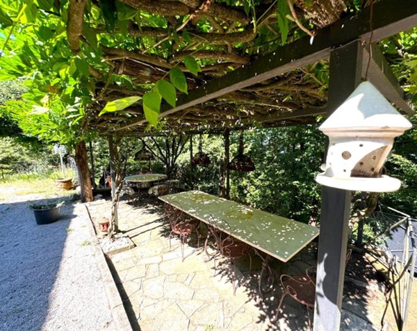 casa indipendente in vendita a Prato in zona Figline