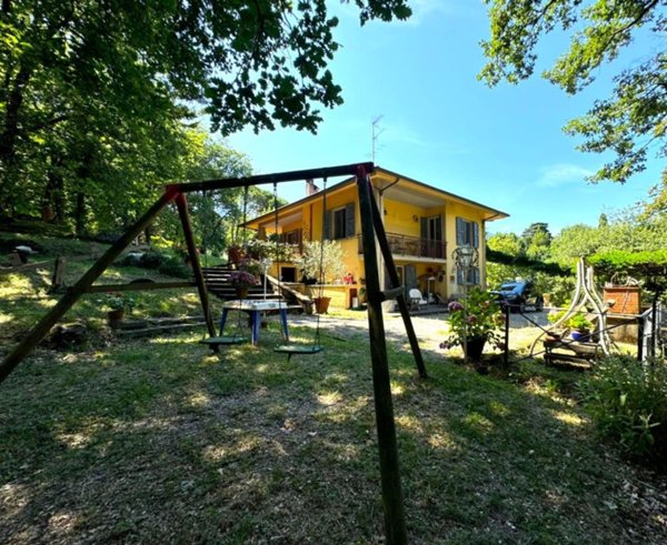 casa indipendente in vendita a Prato