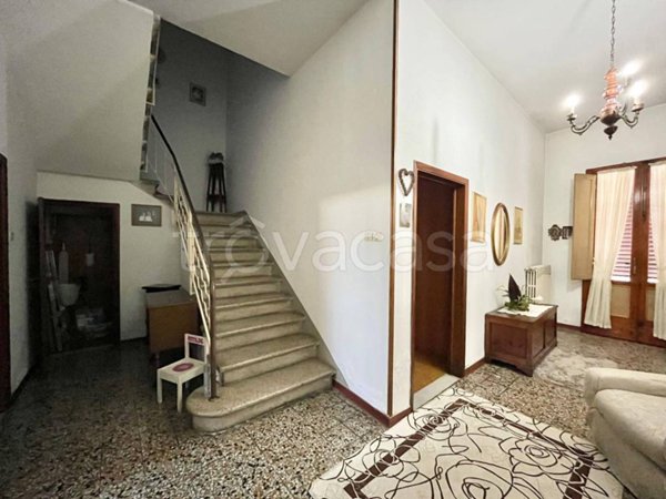 casa indipendente in vendita a Prato in zona Galciana
