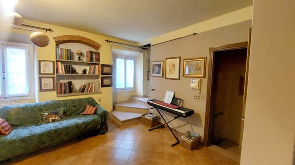 casa indipendente in vendita a Prato