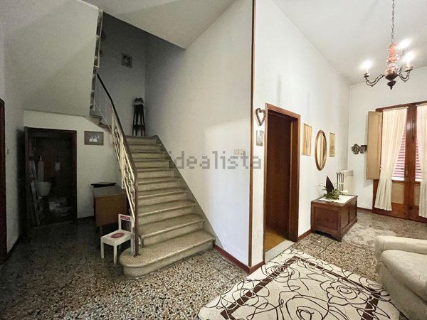 casa indipendente in vendita a Prato in zona Galciana