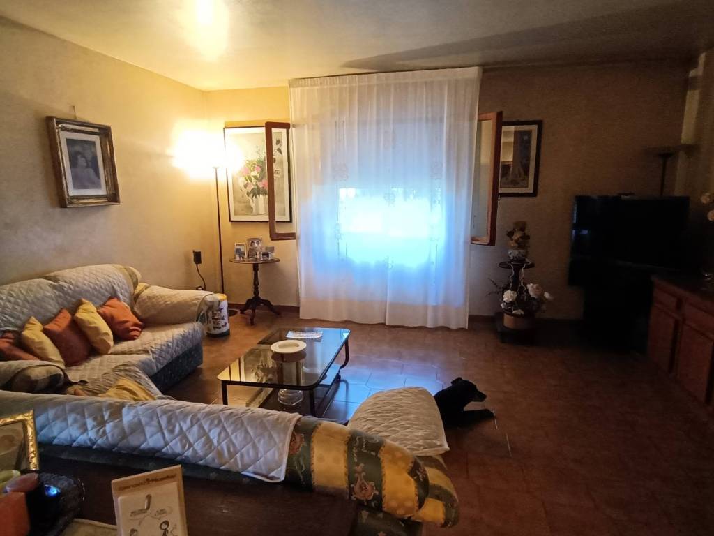 appartamento in vendita a Prato in zona Viaccia