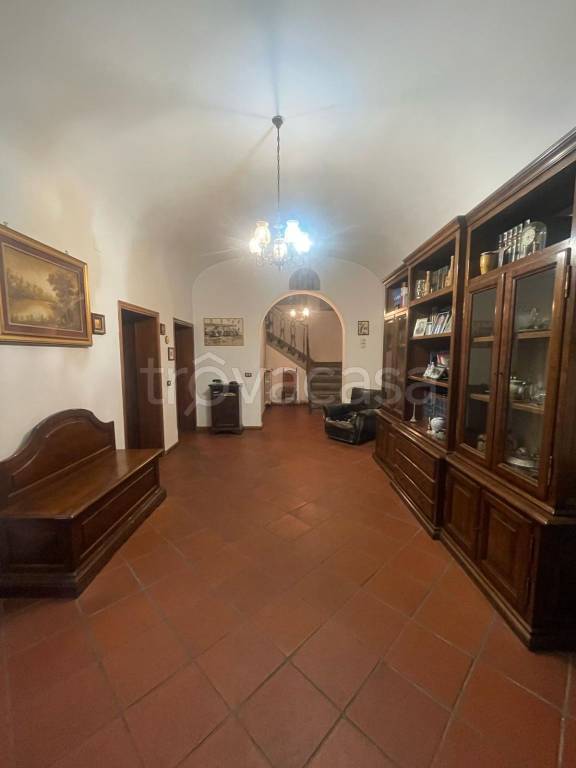 locale di sgombero in vendita a Prato in zona Paperino