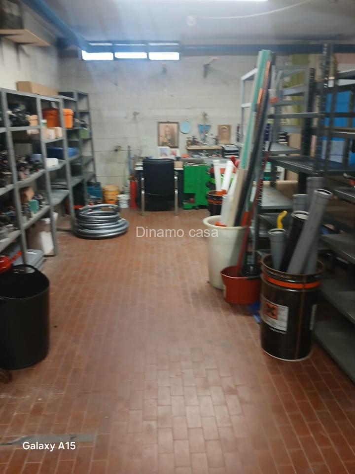 negozio in vendita a Prato