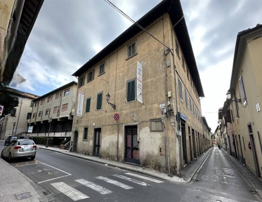 negozio in vendita a Prato