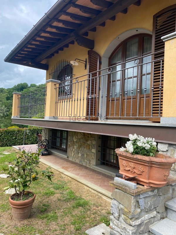 casa indipendente in vendita a Prato