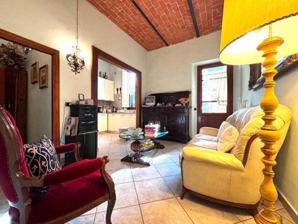 casa indipendente in vendita a Prato