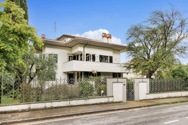 casa indipendente in vendita a Prato