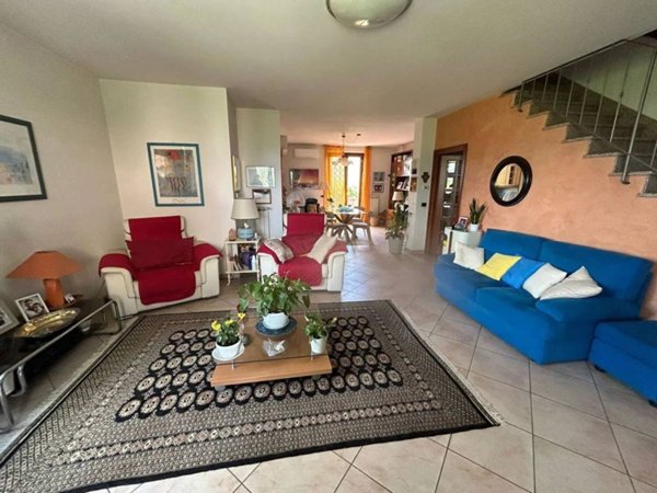 casa indipendente in vendita a Prato in zona Tavola
